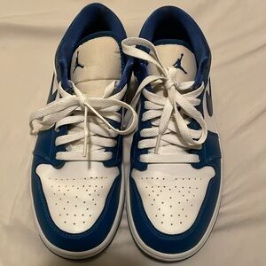 EUC Women’s Air Jordan 1 Low Size 9 White, Marina blue